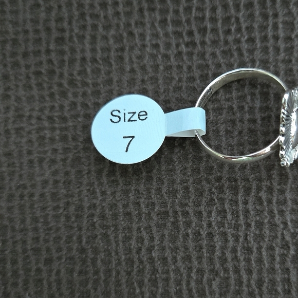 Sterling Silver🤍 El Sagrado Corazon (The Sacred Heart) Ring💍 - NWT - Picture 9 of 16